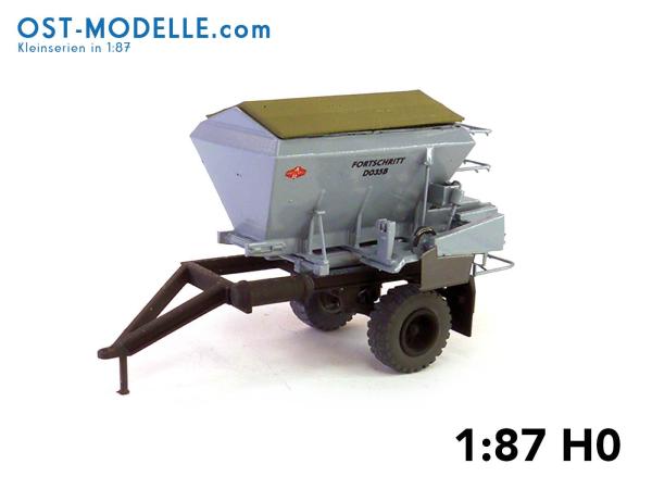 Düngerstreuer D035B auf Anhängerfahrgestell grau